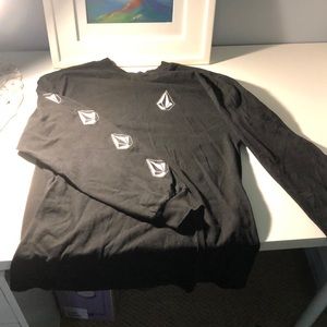 Black long sleeve t